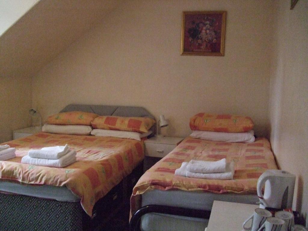 Swan Lake Guest House Edinburgh Phòng bức ảnh